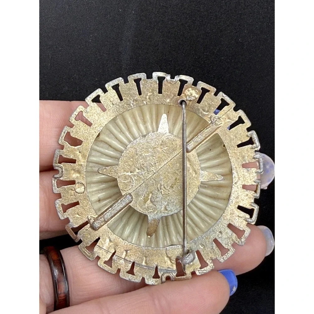 Vintage Celluloid‎ Brooch Molded Flower